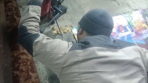 Пробурили отверстие в стене гаражного бокса для монтажа дымохода печи