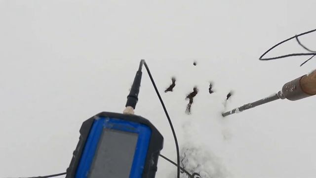 ЖЕСТЬ!!! ЧУТЬ НЕ ВЛЕТЕЛ. ЕЩЁ БЫ ШАГ И ПОПАЛ. ЭТО ТОЧНО ТОГО НЕ СТОИТ. РЫБАЛКА 16.12.2023 на ОЗЕРЕ. смотреть онлайн