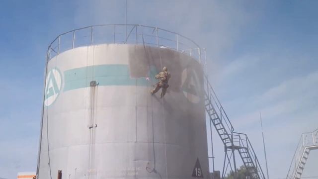 Работа пескоструйщика с верёвок смотреть онлайн