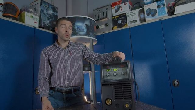 Обзор сварочного инверторного полуавтомата Flama MIG 200 смотреть онлайн