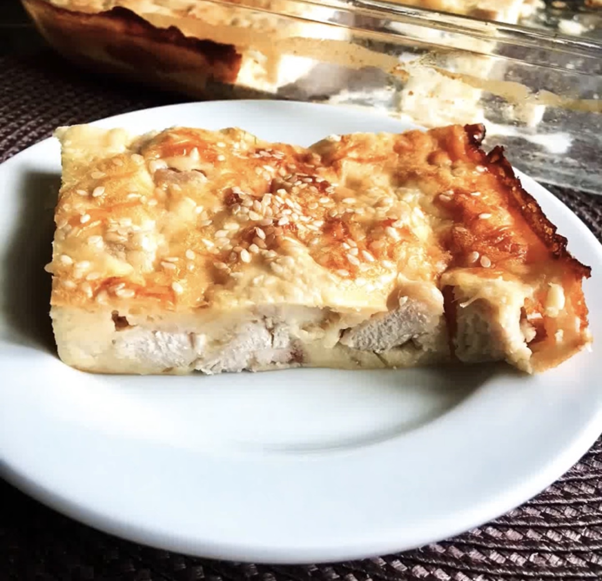 ЗАЛИВНОЙ ПИРОГ С КУРИНОЙ ГРУДКОЙ И СЫРОМ.