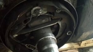 Вилочный погрузчик CAT FD15. Замена шпилек, диагностика тормозного механизма