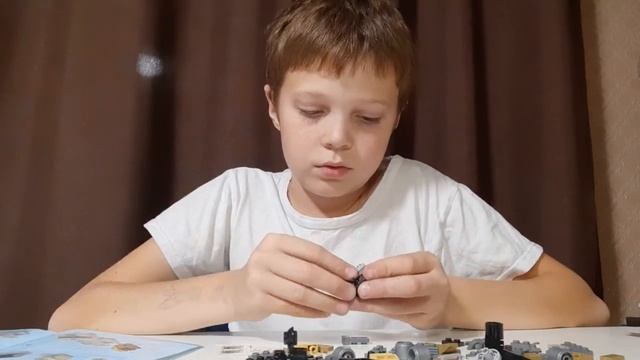 трансформер из Лего! Подарки от тёти с дядей. смотреть онлайн