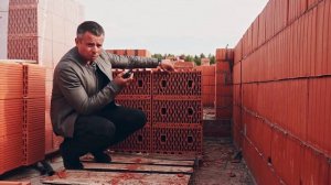 Кладка облицовочного кирпича из половинок. Экономим на кирпиче 50%