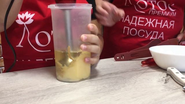 Квадратная сковорода с каменным покрытием. Жарим рыбу. смотреть онлайн