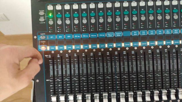 ALLEN & HEATH QU24 COME FUNZIONA QUESTO MIXER DIGITALE PARTE 1 смотреть онлайн