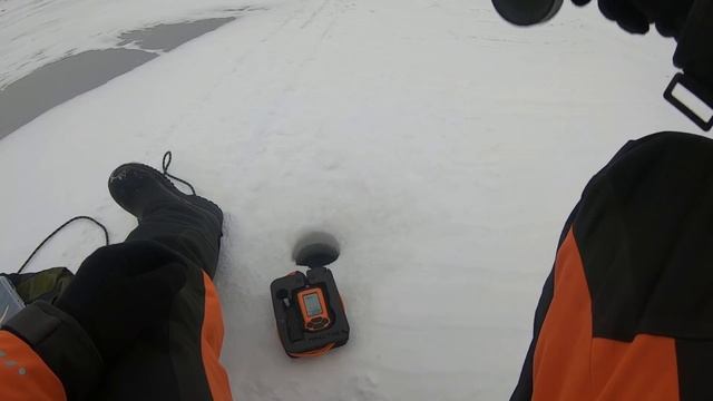 Ловим судака с батей на ВИБы и блесны с помощью эхолота ПРАКТИК 6М смотреть онлайн