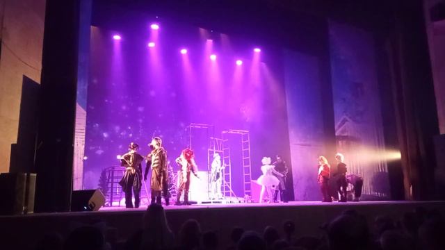 спектакль "Новый год на крыше" смотреть онлайн
