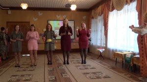 "Оркестр кухонных  инструментов", играют мамы воспитанников гр. №5 СП "ЦРР - д/с "Сказка"