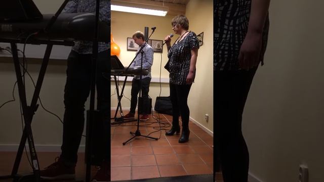 Moving on, Sarah Dawn Finer cover Frösunda i Luleå смотреть онлайн