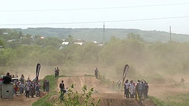 Мотокросс в Уссурийске.Нарезки с гонок 2015 года.(часть 1) смотреть онлайн