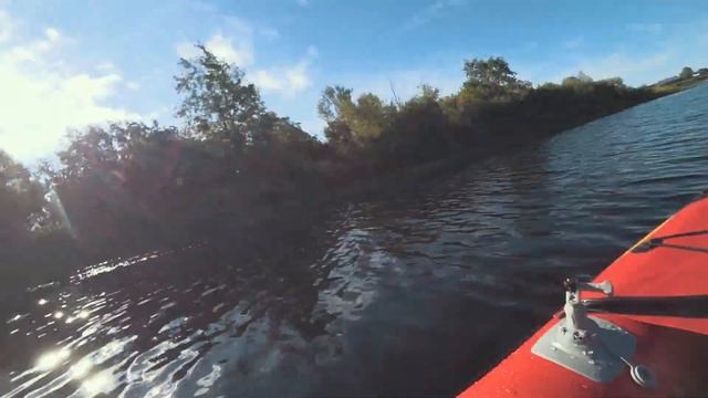 Первый спуск на воду! Сборка и обзор Фишкаяка. смотреть онлайн