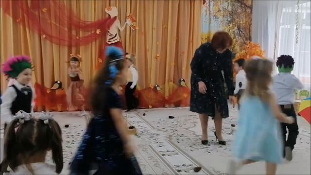 Осенний утренник в старшей группе "Юнга". смотреть онлайн