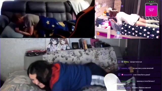 Эльза, Алиса и Ваномас прыгают на диванчиках смотреть онлайн