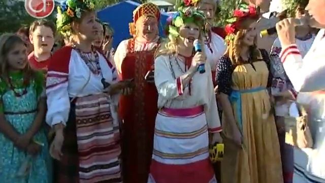 Солнце, венки и костер: Апатиты отметили юбилей Тик-губы и праздник Ивана Купалы смотреть онлайн