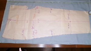 РАСКРОЙ БРЮК. РАСКЛАДКА ВЫКРОЕК НА ТКАНИ. КУРСЫ КРОЙКИ И ШИТЬЯ, ОТ НАДЕЖДЫ ВЯЧЕСЛАВОВНЫ.