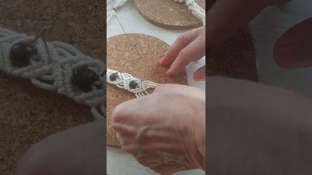 Брелок двойными ромбами. Макраме для начинающих. Часть 2 смотреть онлайн