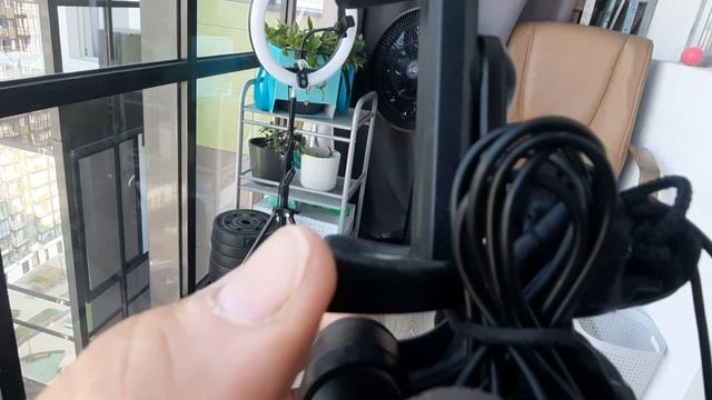 Не хочу - ГОВОРИТЬ по русски! Люди ПУГАЮТСЯ меня. Просто шок! смотреть онлайн