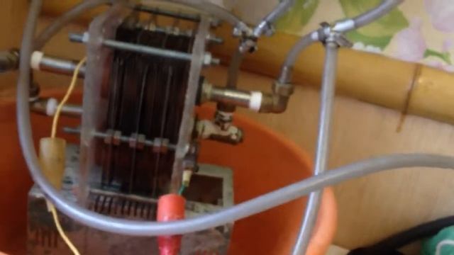 Выделяем газ из воды! смотреть онлайн