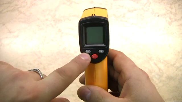 Бесконтактный термометр Benetech GM320 смотреть онлайн