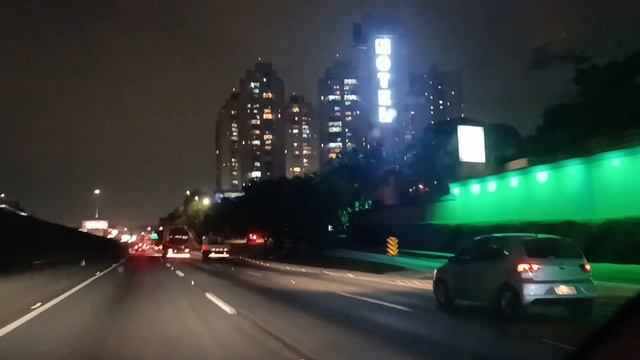 Viagem De Aeroporto Guarulhos Até Rodoviária Tietê.Путь от аэропорта Гуарульос до автовокзала Тиэтэ