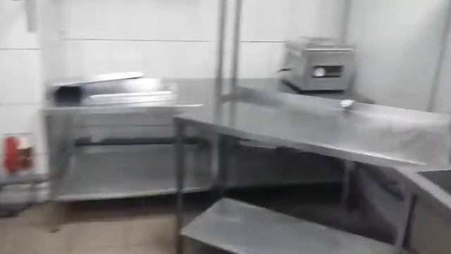 За стенкой ресторана что же там? смотреть онлайн