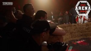 Добряк НАЕХАЛ на Регбиста у зала Топ Дог / Конфликт