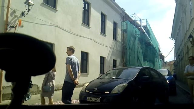 Выезд из тупика в центре города смотреть онлайн