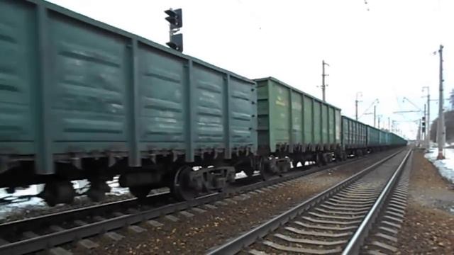 Электровоз ВЛ10-1745 с грузовым поездом смотреть онлайн