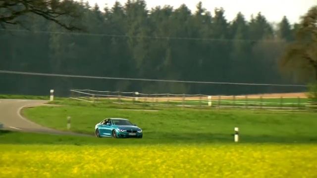 2017 BMW 440i M Sport Coupe vs 2017 Infiniti Q60 Coupe смотреть онлайн