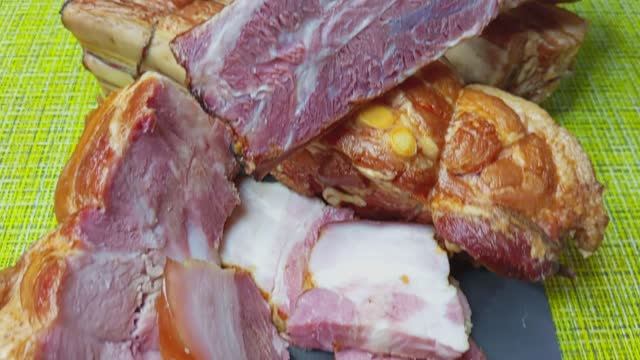 ГРУДИНКА горячего копчения в Моските смотреть онлайн