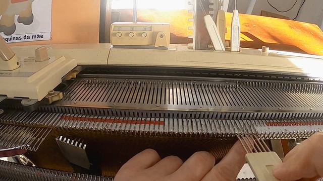 capa para ombros feita em máquina de tricô смотреть онлайн