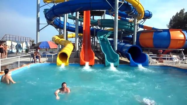 В аквапарке! смотреть онлайн