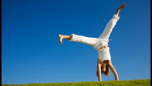 Стойка на голове - польза или вред? Випарита карани, перевернутые позы и омоложение организма. смотреть онлайн