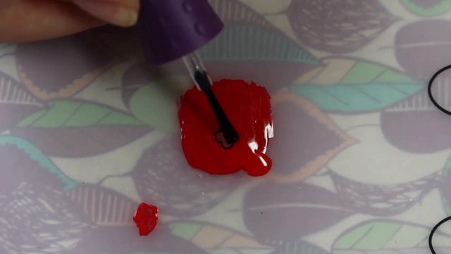 Classic Red and Negative Space Nail Art - Классический красный маникюр, негативное пространство смотреть онлайн