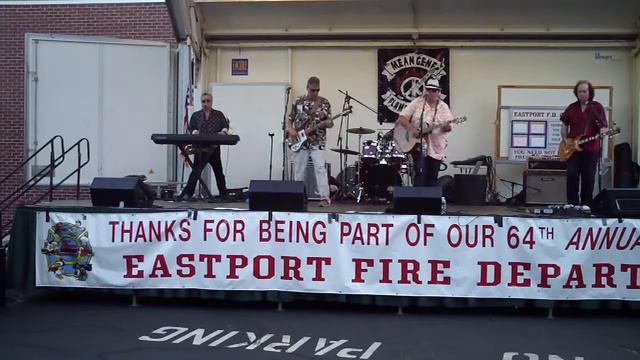 Mean Gene and the Flamethrowers - Runaway - 8-1-15 - Eastport BBQ смотреть онлайн