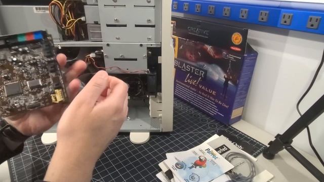 Unboxing, Installing & Testing a 25 year old Creative Sound Blaster Live! Sound Card from 1998! смотреть онлайн