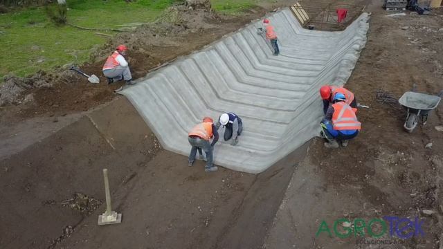 Concrete Canvas (CC) Channel Lining - Canal Bellavista, Chile