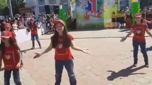 Супер танец под песню ХЕЙ МАЛЯВКА