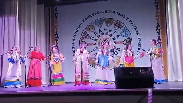 Фольклорный ансамбль "Радуга", русская народная песня "Ниточка" смотреть онлайн