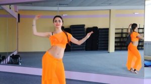 Катя Патока учит как правильно делать Шакиру