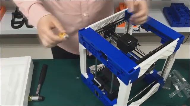 3D-принтер Funtastique EVO распаковка у сборка смотреть онлайн