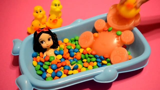 Мама желейного медведя Валеры/ДЕНЬ ЖЕЛЕЙНОГО МЕДВЕДЯ смотреть онлайн