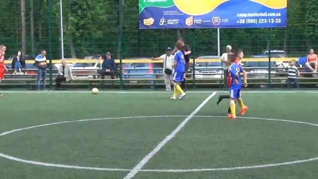 Футбольная школа Харьков-Гелиос 2тайм,лига 2002 смотреть онлайн