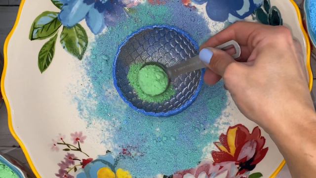 Make a Splash at Bath Time with This Colorful Mermaid Egg Bath Bomb! смотреть онлайн
