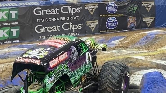 Grave Digger Krysten Anderson Skills Challenge Monster Jam Vivint Arena Salt Lake City 1.6.23 смотреть онлайн