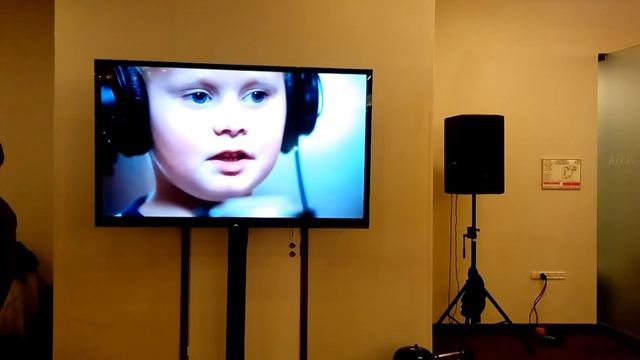 Плазменная панель 80" на стойке chetkiypixel.ru смотреть онлайн