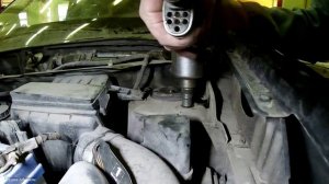 Замена передних амортизаторов Ниссан Х трейл.