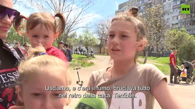 Маленькая девочка рассказывает, кто такие Азовцы смотреть онлайн