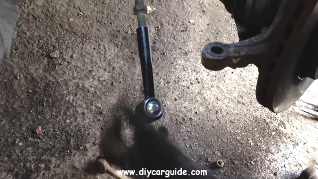 Opel/Vauxhall Zafira Track Rod End Replacement. смотреть онлайн
